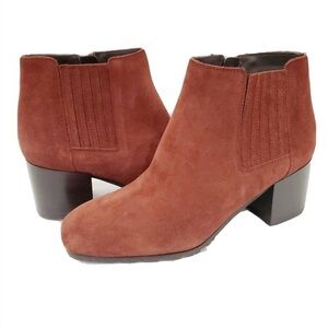 NEW Aquatalia Charlotte Chelsea Suede Waterproof Booties Rust Brown Size 8